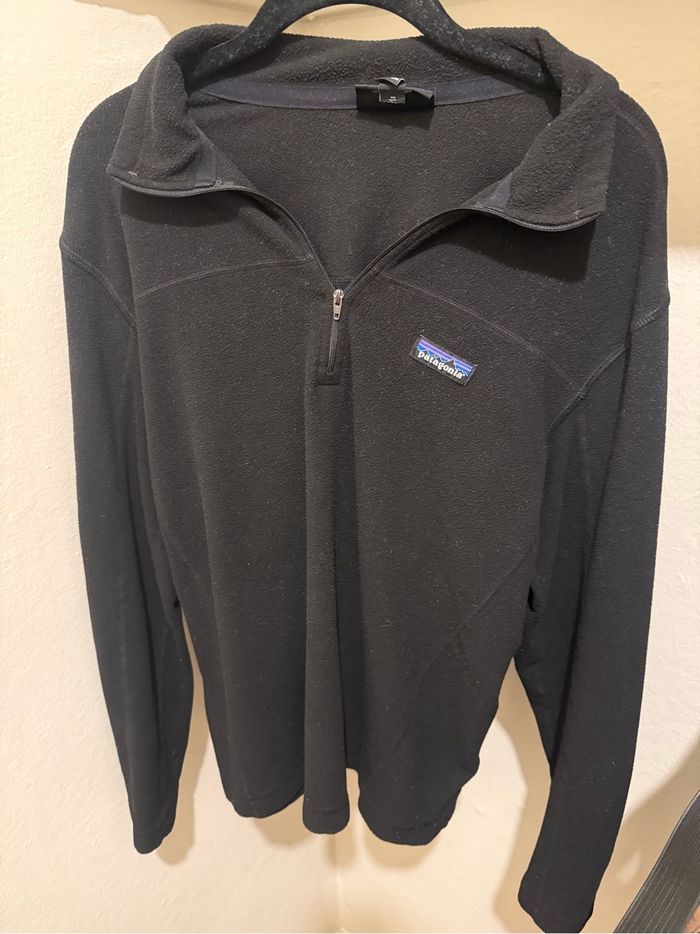 Patagonia Men’s Black Half-Zip Fleece Pullover